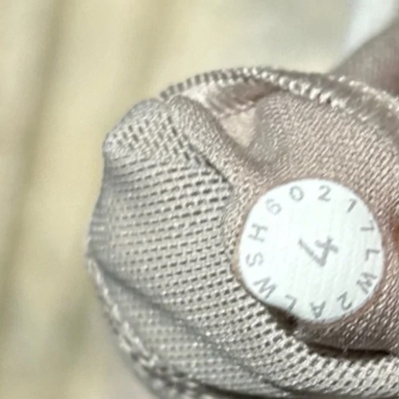 LULULEMON Train Times Sports Bra Size 4 - Picture 5 of 5